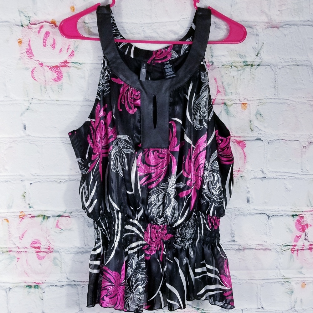 Bisou Bisou Floating Carnations Sleeveless Top